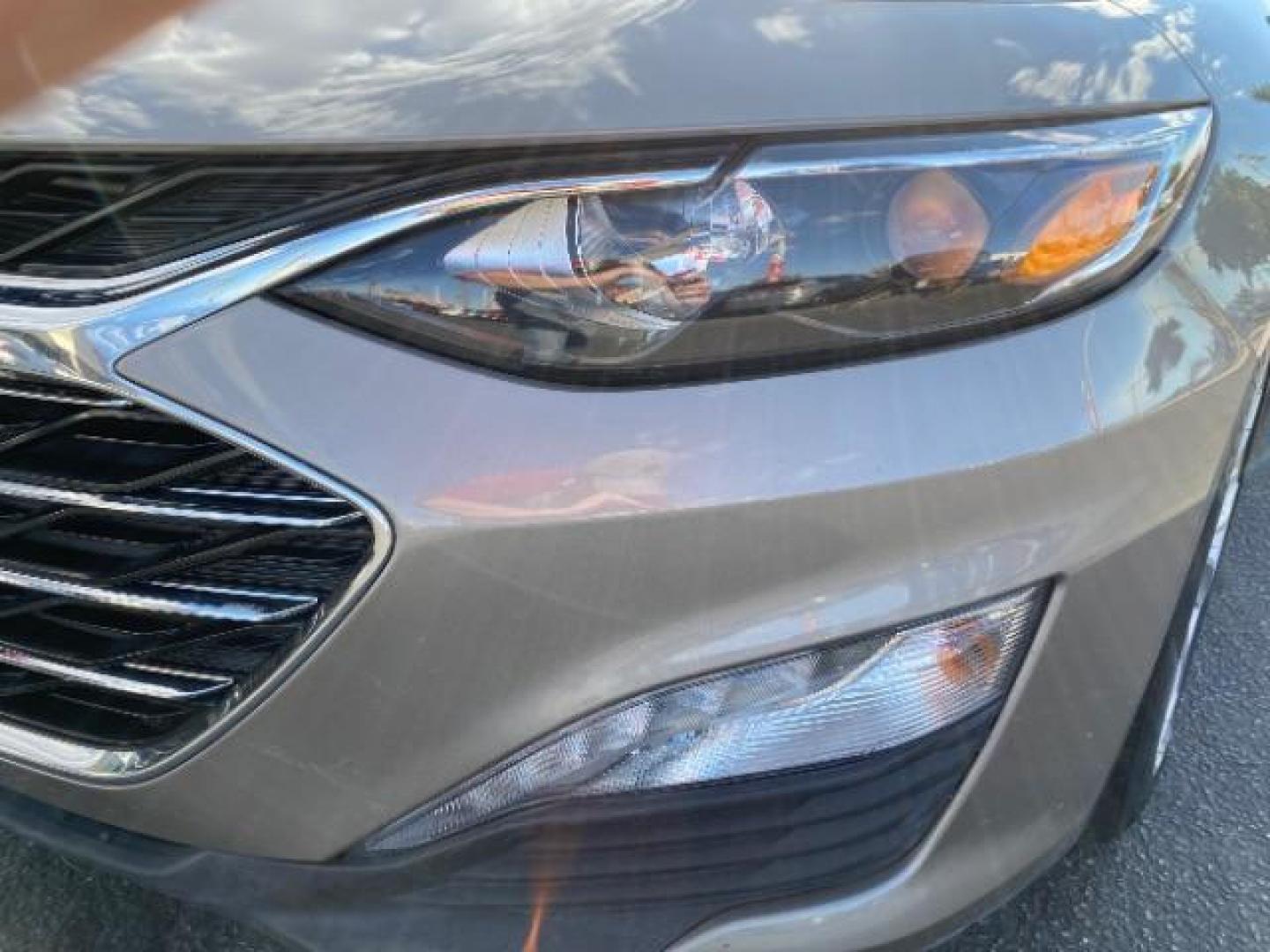 2022 GRAY Chevrolet Malibu (1G1ZD5ST9NF) with an 4-Cyl Turbo 1.5 Liter engine, Automatic CVT transmission, located at 412 Auto Vista Drive, Palmdale, CA, 93551, (661) 945-0620, 34.592636, -118.136681 - Photo#7