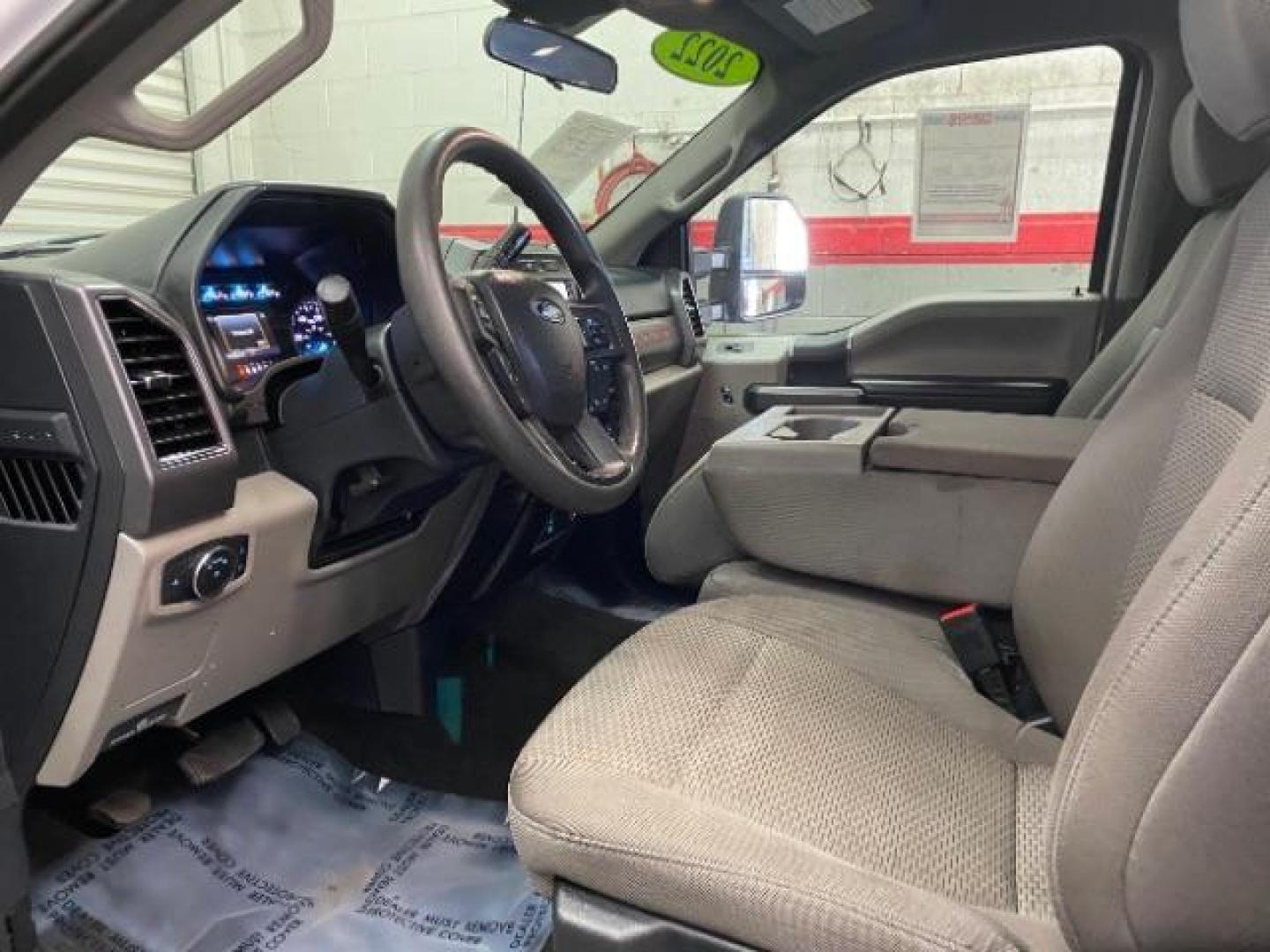 2022 WHITE Ford Super Duty F-250 4WD (1FT7W2B60NE) , Automatic transmission, located at 412 Auto Vista Drive, Palmdale, CA, 93551, (661) 945-0620, 34.592636, -118.136681 - Photo#18