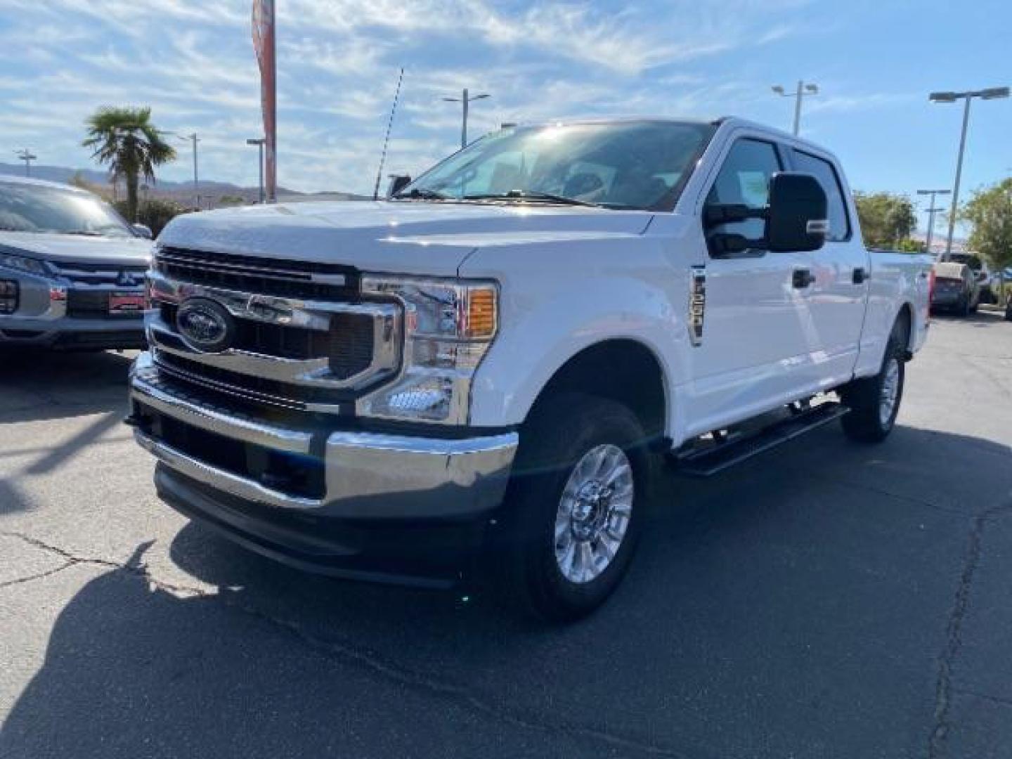 2022 WHITE Ford Super Duty F-250 4WD (1FT7W2B60NE) , Automatic transmission, located at 412 Auto Vista Drive, Palmdale, CA, 93551, (661) 945-0620, 34.592636, -118.136681 - Photo#2