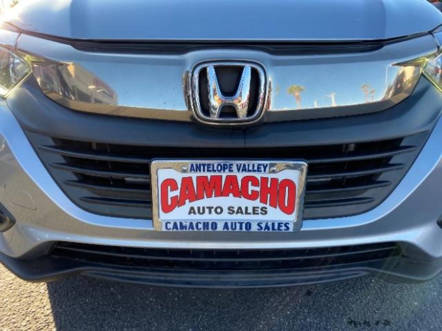 2019 GRAY Honda HR-V (3CZRU5H74KM) with an 4-Cyl i-VTEC 1.8 Liter engine, Automatic CVT w/Sport Mode transmission, located at 412 Auto Vista Drive, Palmdale, CA, 93551, (661) 945-0620, 34.592636, -118.136681 - Photo#9