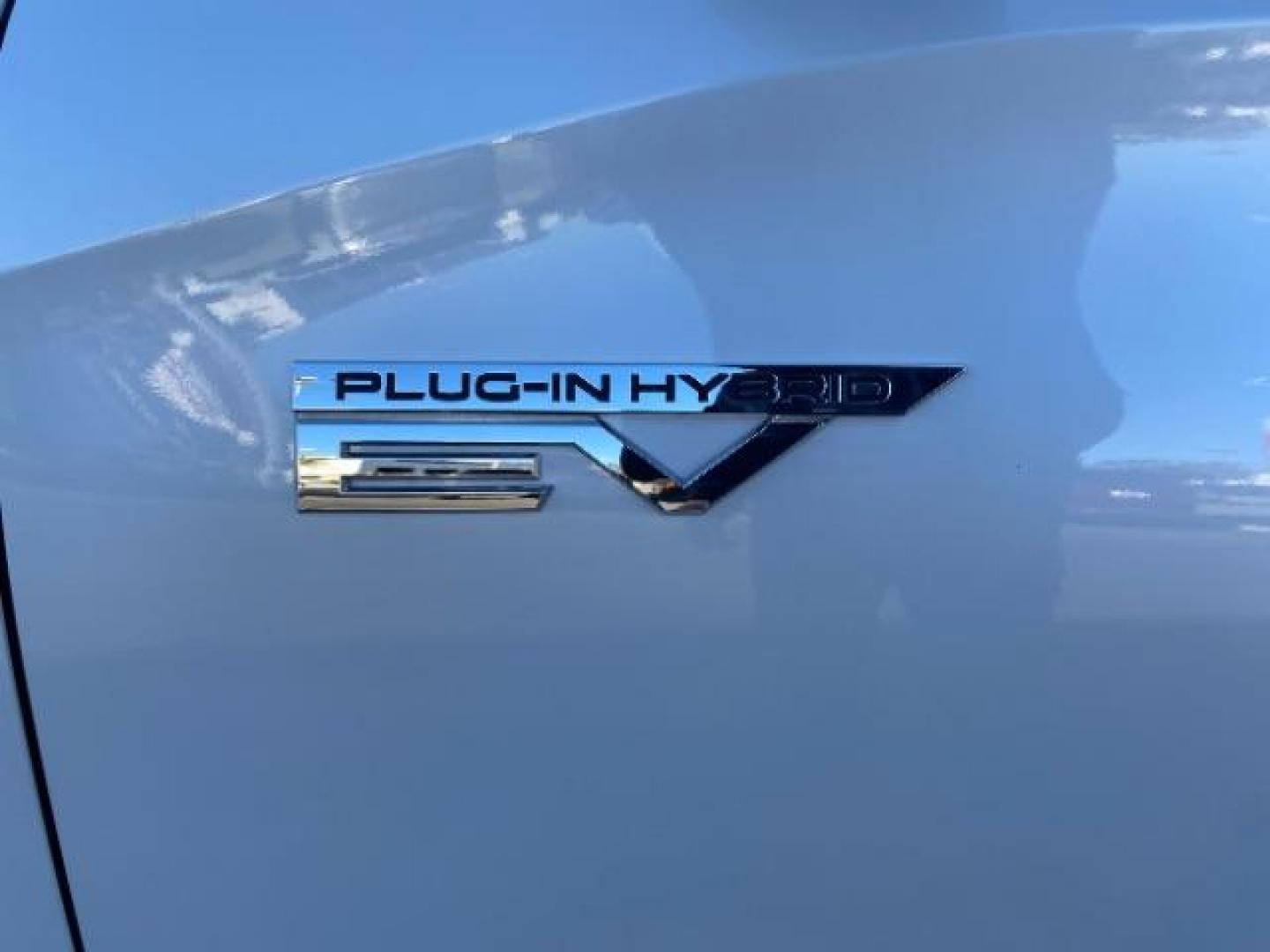 2023 WHITE Mitsubishi Outlander Plug-In Hybrid (JA4T5UA97PZ) with an 4-Cyl Hybrid 2.4 Liter engine, Automatic 1-Spd transmission, located at 412 Auto Vista Drive, Palmdale, CA, 93551, (661) 945-0620, 34.592636, -118.136681 - Photo#10