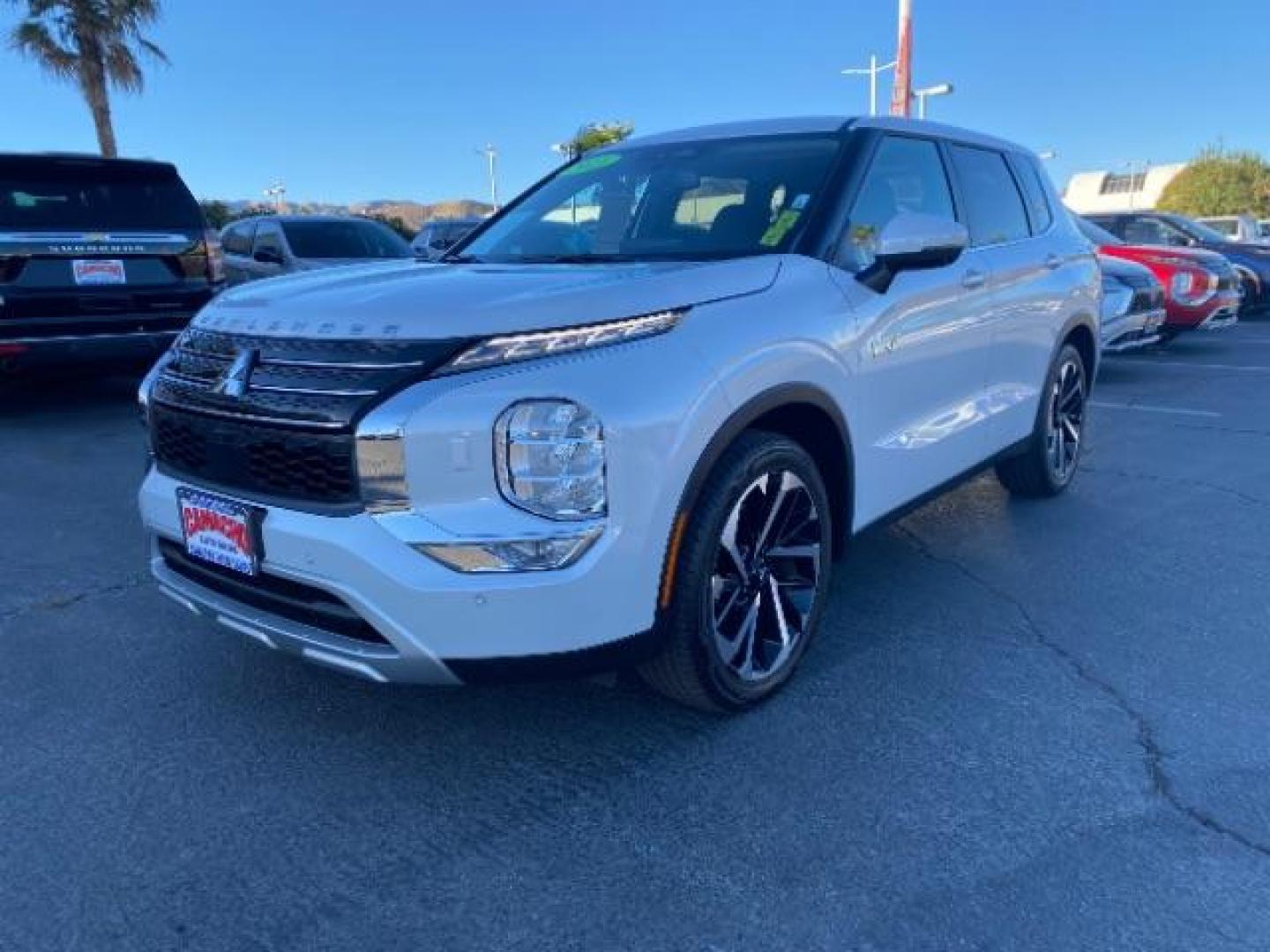 2023 WHITE Mitsubishi Outlander Plug-In Hybrid (JA4T5UA97PZ) with an 4-Cyl Hybrid 2.4 Liter engine, Automatic 1-Spd transmission, located at 412 Auto Vista Drive, Palmdale, CA, 93551, (661) 945-0620, 34.592636, -118.136681 - Photo#2