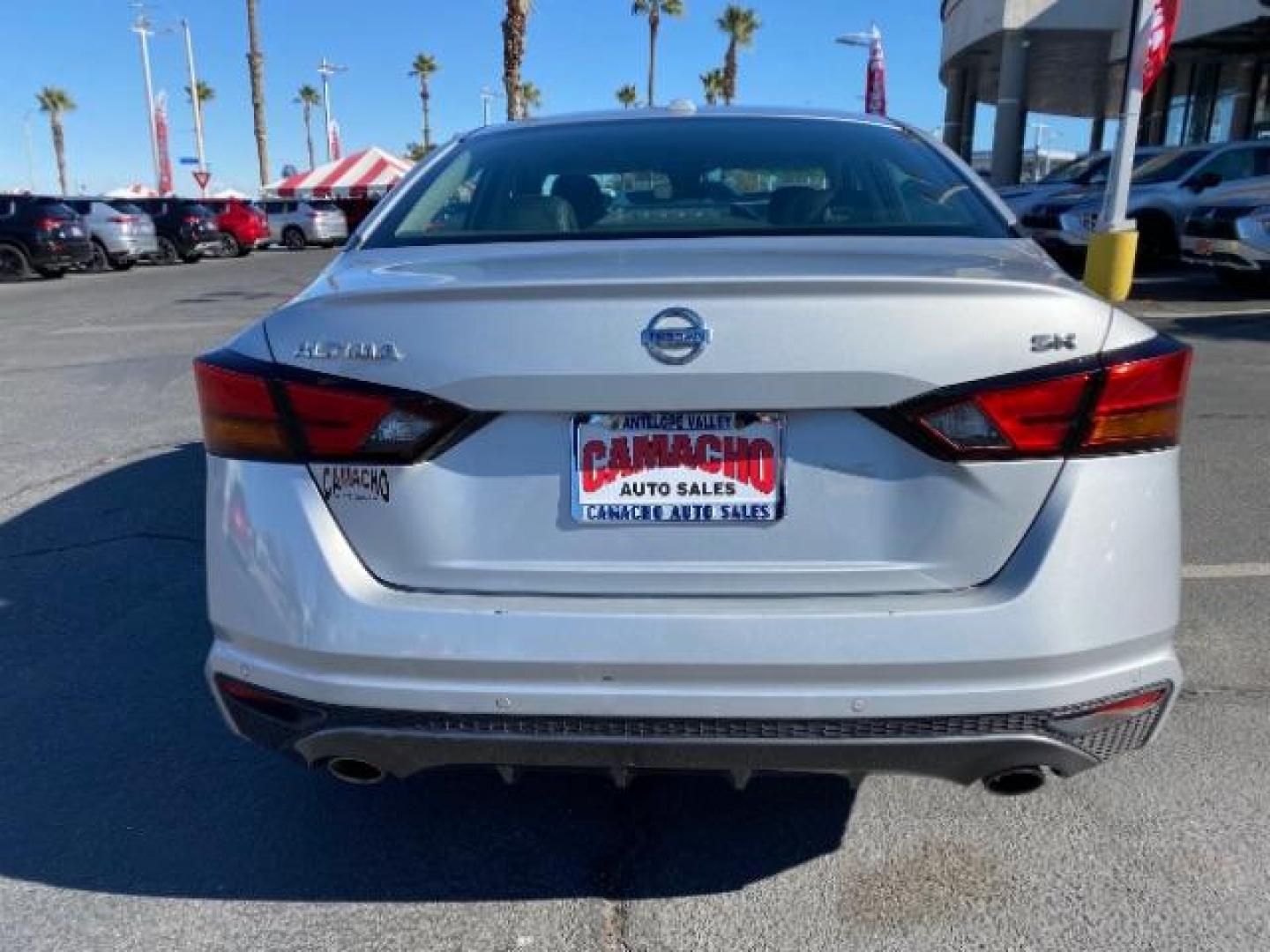 2021 SILVER Nissan Altima (1N4BL4CV2MN) with an 4-Cyl 2.5 Liter engine, Automatic Xtronic CVT transmission, located at 412 Auto Vista Drive, Palmdale, CA, 93551, (661) 945-0620, 34.592636, -118.136681 - Photo#5