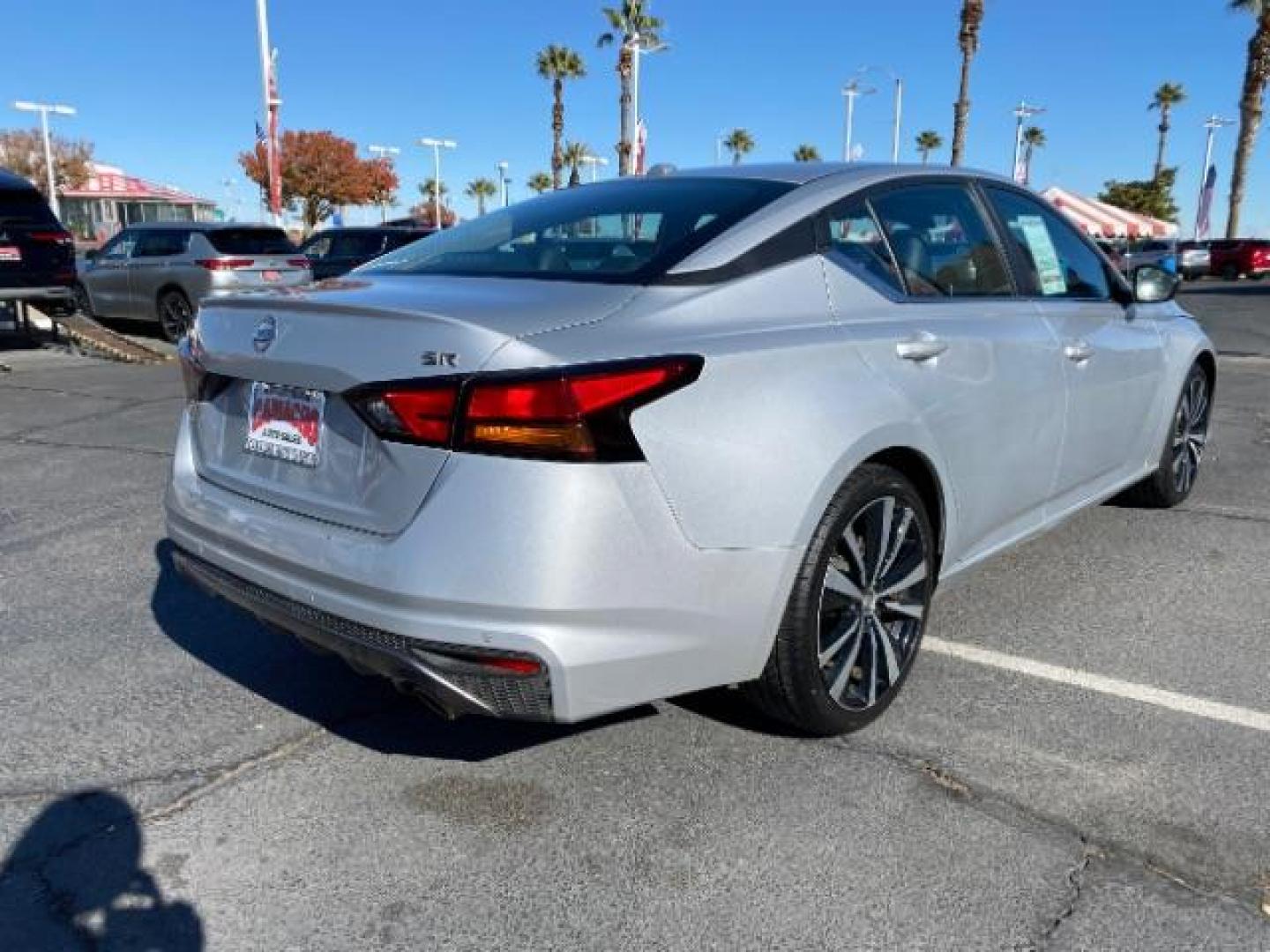 2021 SILVER Nissan Altima (1N4BL4CV2MN) with an 4-Cyl 2.5 Liter engine, Automatic Xtronic CVT transmission, located at 412 Auto Vista Drive, Palmdale, CA, 93551, (661) 945-0620, 34.592636, -118.136681 - Photo#6