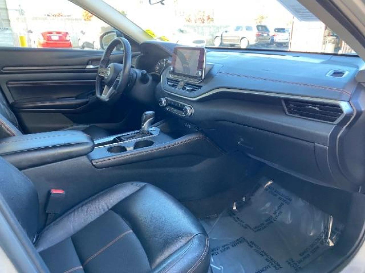 2021 SILVER Nissan Altima (1N4BL4CV2MN) with an 4-Cyl 2.5 Liter engine, Automatic Xtronic CVT transmission, located at 412 Auto Vista Drive, Palmdale, CA, 93551, (661) 945-0620, 34.592636, -118.136681 - Photo#27