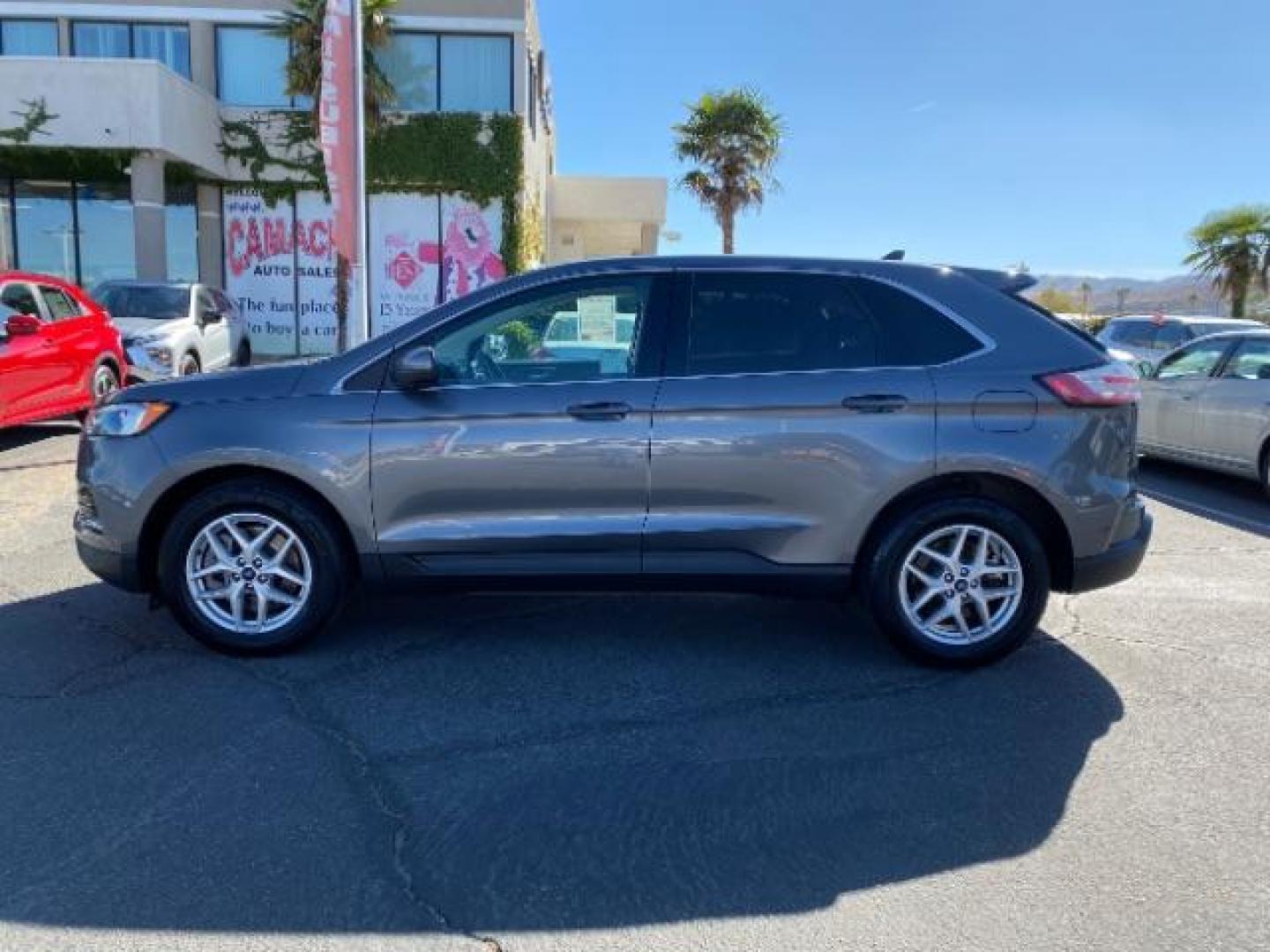 2022 BURGUNDY Ford Edge (2FMPK4J9XNB) with an 4-Cyl EcoBoost Turbo 2.0 Liter engine, Automatic 8-Spd transmission, located at 412 Auto Vista Drive, Palmdale, CA, 93551, (661) 945-0620, 34.592636, -118.136681 - Photo#3