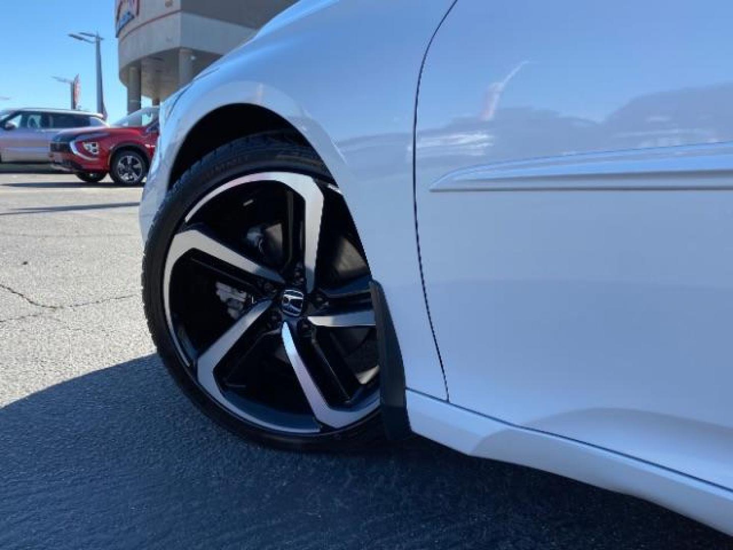 2018 WHITE Honda Accord Sedan (1HGCV1F31JA) with an 4-Cyl i-VTEC Turbo 1.5 Liter engine, Auto CVT w/Sport Mode transmission, located at 412 Auto Vista Drive, Palmdale, CA, 93551, (661) 945-0620, 34.592636, -118.136681 - Photo#10