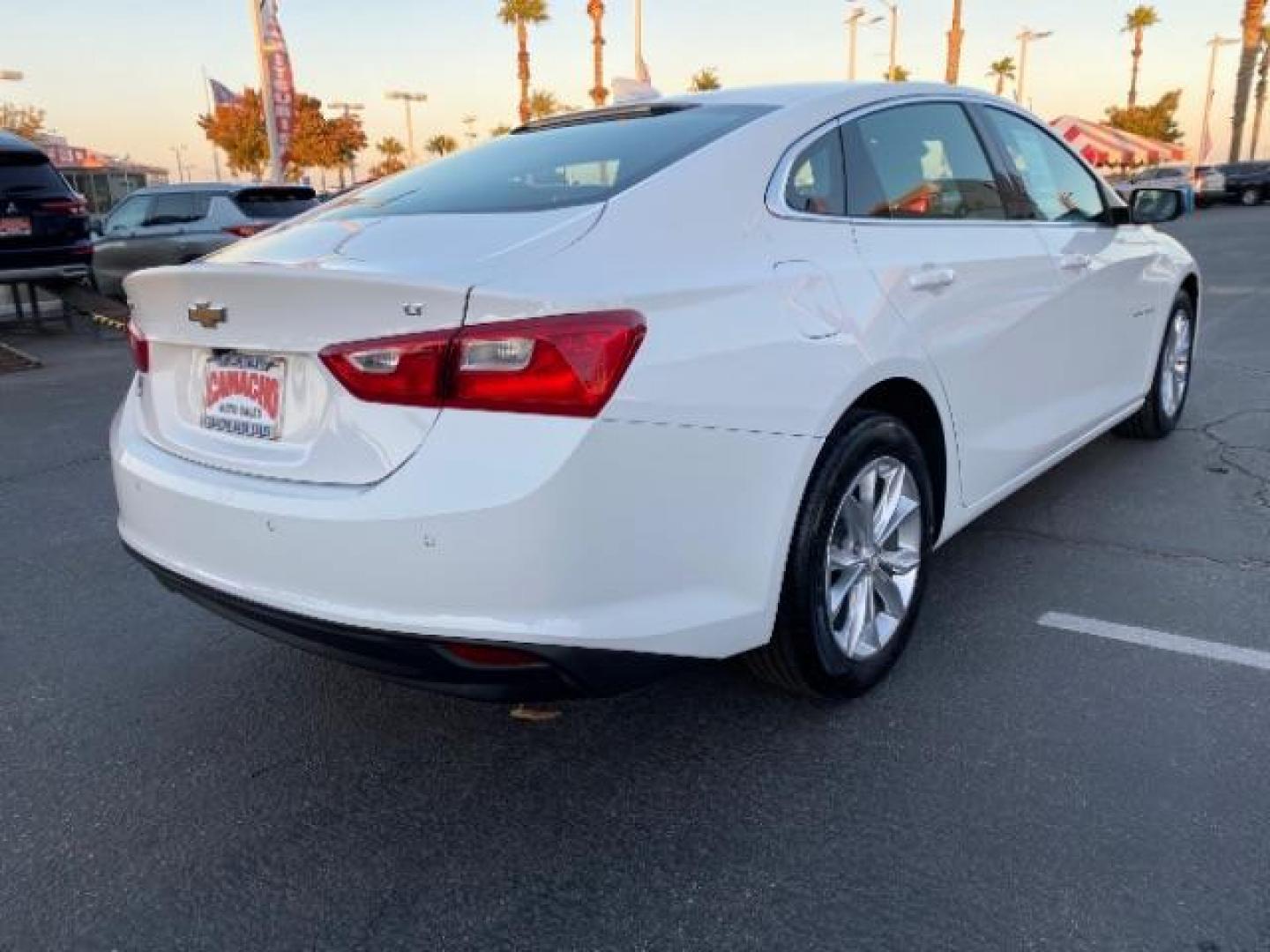 2024 WHITE Chevrolet Malibu (1G1ZD5ST8RF) with an 4-Cyl Turbo 1.5 Liter engine, Automatic CVT transmission, located at 412 Auto Vista Drive, Palmdale, CA, 93551, (661) 945-0620, 34.592636, -118.136681 - Photo#9