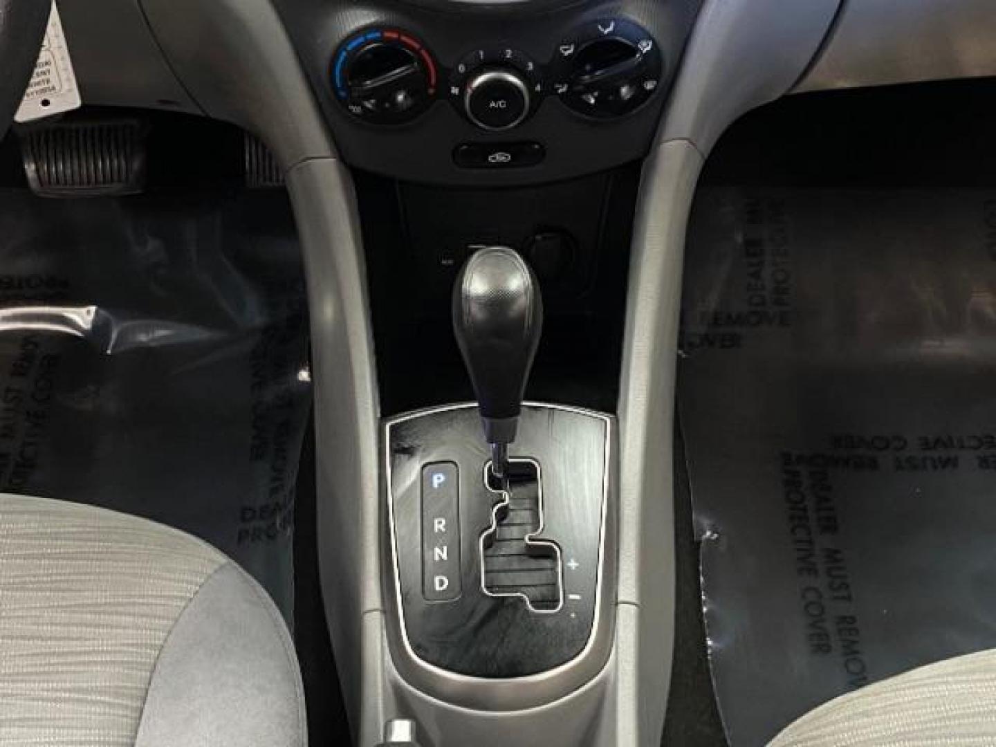 2016 WHITE Hyundai Accent (KMHCT4AE5GU) with an 4-Cyl 1.6 Liter engine, Auto 6-Spd w/Overdrive transmission, located at 412 Auto Vista Drive, Palmdale, CA, 93551, (661) 945-0620, 34.592636, -118.136681 - Photo#10