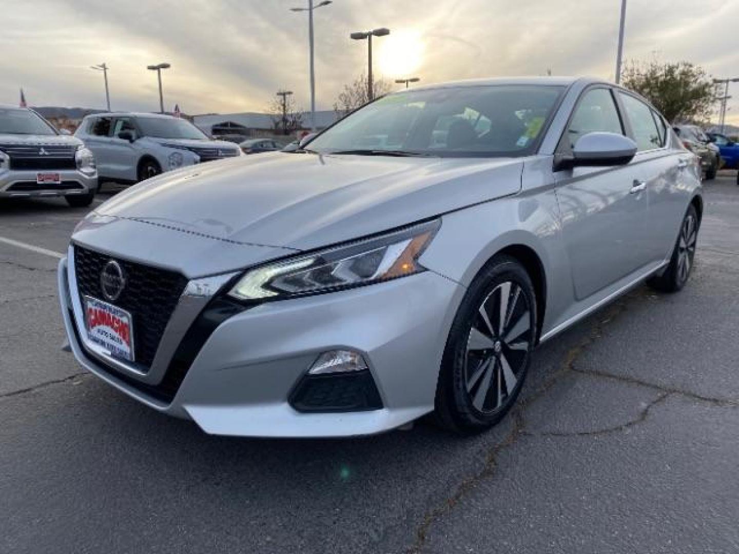 2022 SILVER Nissan Altima (1N4BL4DV4NN) with an 4-Cyl 2.5 Liter engine, Automatic Xtronic CVT transmission, located at 412 Auto Vista Drive, Palmdale, CA, 93551, (661) 945-0620, 34.592636, -118.136681 - Photo#2