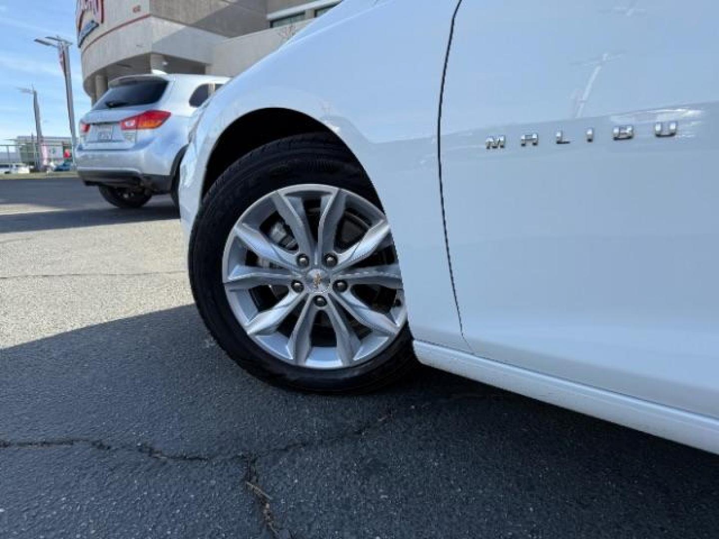 2024 WHITE Chevrolet Malibu (1G1ZD5ST5RF) with an 4-Cyl Turbo 1.5 Liter engine, Automatic CVT transmission, located at 412 Auto Vista Drive, Palmdale, CA, 93551, (661) 945-0620, 34.592636, -118.136681 - Photo#10