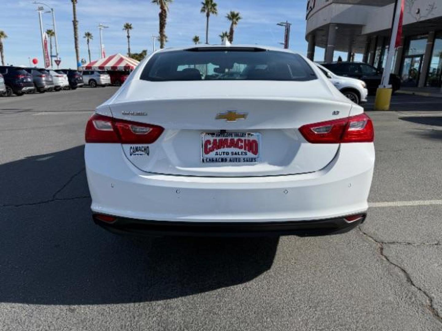 2024 WHITE Chevrolet Malibu (1G1ZD5ST5RF) with an 4-Cyl Turbo 1.5 Liter engine, Automatic CVT transmission, located at 412 Auto Vista Drive, Palmdale, CA, 93551, (661) 945-0620, 34.592636, -118.136681 - Photo#5