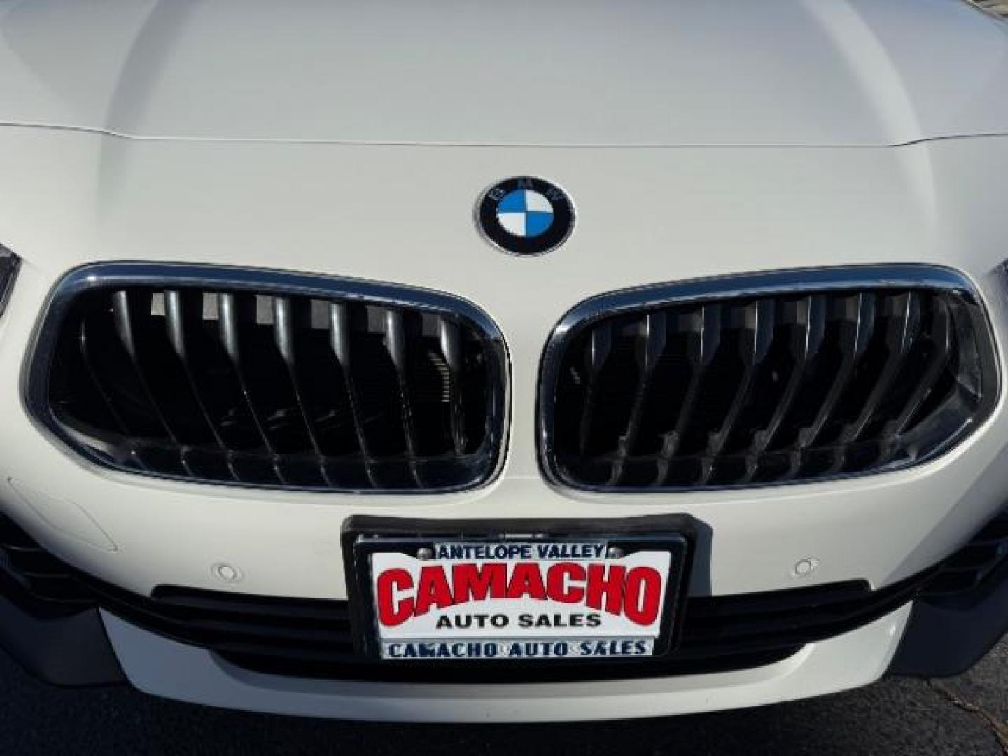 2022 WHITE BMW X2 (WBXYJ1C06N5) with an 4-Cyl Turbo 2.0 Liter engine, Automatic transmission, located at 412 Auto Vista Drive, Palmdale, CA, 93551, (661) 945-0620, 34.592636, -118.136681 - Photo#8