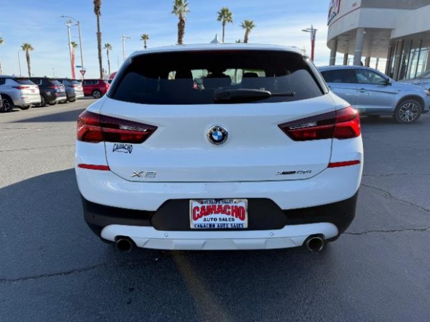 2022 WHITE BMW X2 (WBXYJ1C06N5) with an 4-Cyl Turbo 2.0 Liter engine, Automatic transmission, located at 412 Auto Vista Drive, Palmdale, CA, 93551, (661) 945-0620, 34.592636, -118.136681 - Photo#5