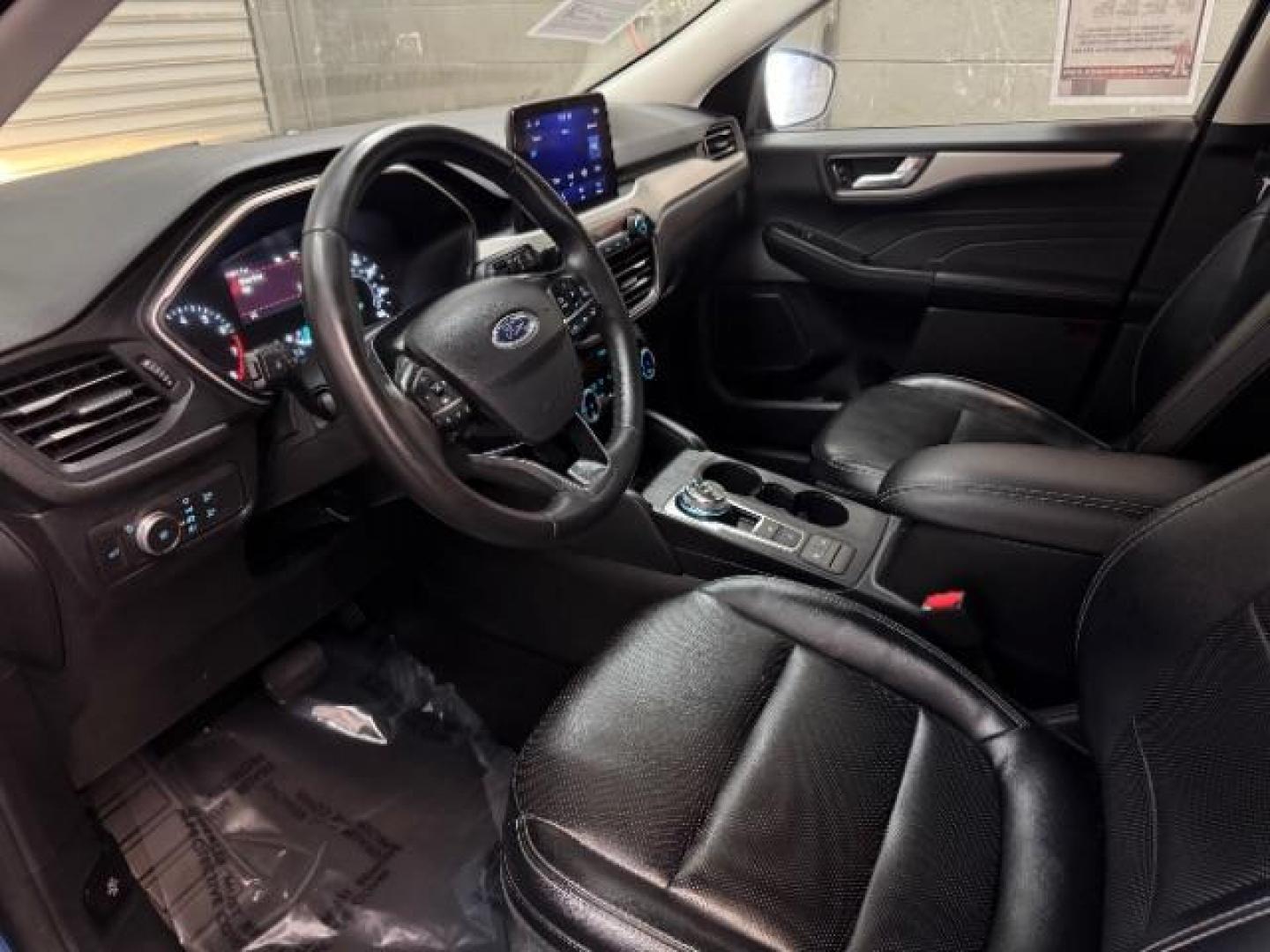 2022 BLUE Ford Escape (1FMCU9H60NU) , Automatic 8-Spd transmission, located at 412 Auto Vista Drive, Palmdale, CA, 93551, (661) 945-0620, 34.592636, -118.136681 - Photo#17