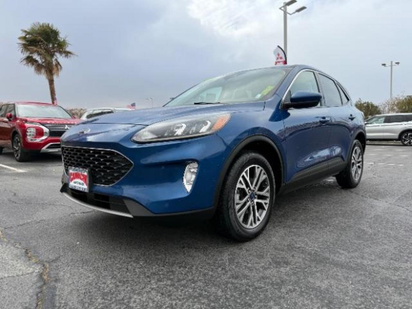 2022 BLUE Ford Escape (1FMCU9H60NU) , Automatic 8-Spd transmission, located at 412 Auto Vista Drive, Palmdale, CA, 93551, (661) 945-0620, 34.592636, -118.136681 - Photo#2