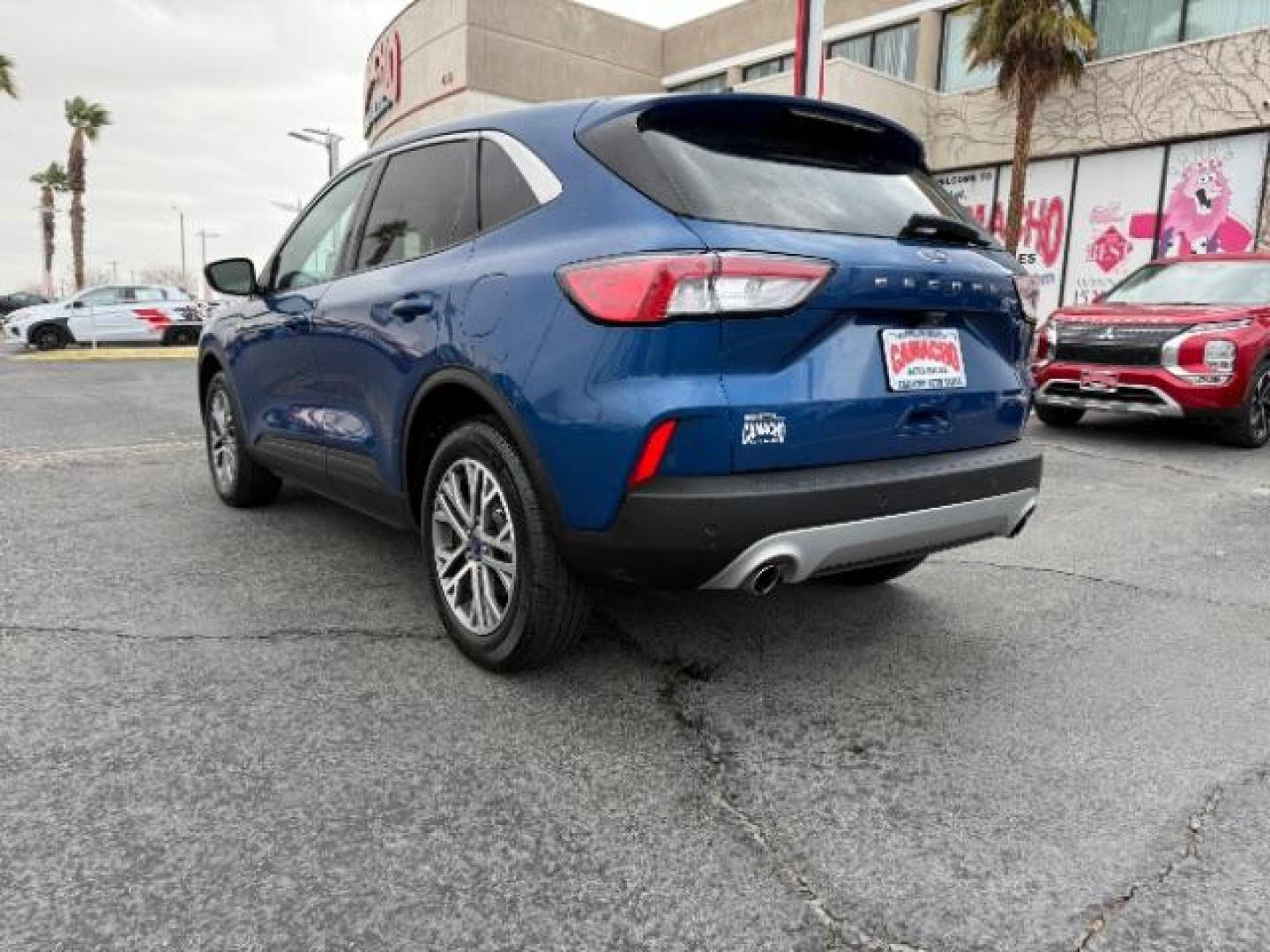 2022 BLUE Ford Escape (1FMCU9H60NU) , Automatic 8-Spd transmission, located at 412 Auto Vista Drive, Palmdale, CA, 93551, (661) 945-0620, 34.592636, -118.136681 - Photo#4