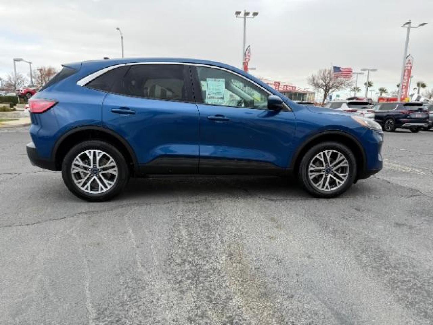 2022 BLUE Ford Escape (1FMCU9H60NU) , Automatic 8-Spd transmission, located at 412 Auto Vista Drive, Palmdale, CA, 93551, (661) 945-0620, 34.592636, -118.136681 - Photo#7