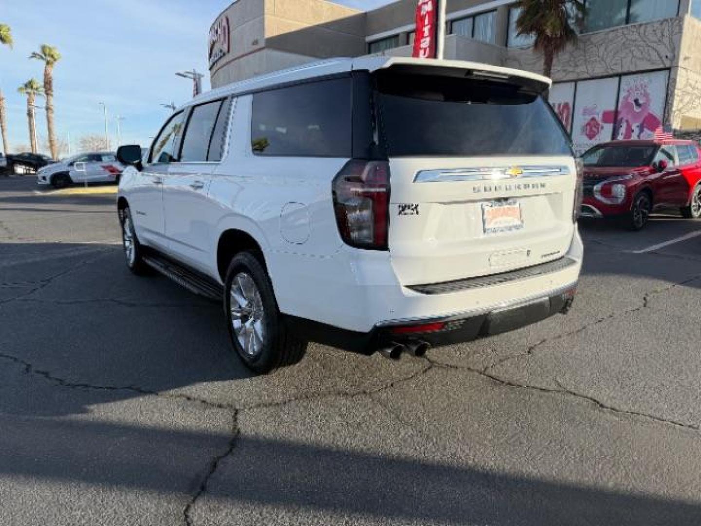 2023 WHITE Chevrolet Suburban (1GNSCFKD5PR) , Automatic 10-Spd w/Overdrive transmission, located at 412 Auto Vista Drive, Palmdale, CA, 93551, (661) 945-0620, 34.592636, -118.136681 - Photo#4