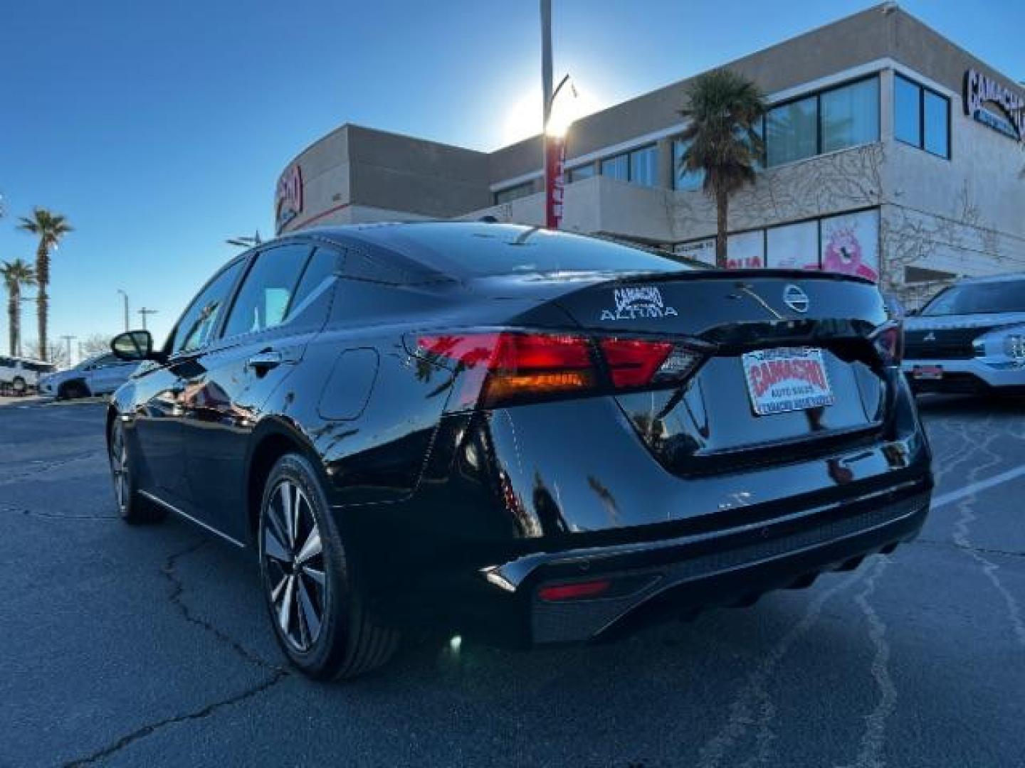 2021 BLACK Nissan Altima (1N4BL4DV8MN) with an 4-Cyl 2.5 Liter engine, Automatic Xtronic CVT transmission, located at 412 Auto Vista Drive, Palmdale, CA, 93551, (661) 945-0620, 34.592636, -118.136681 - Photo#4