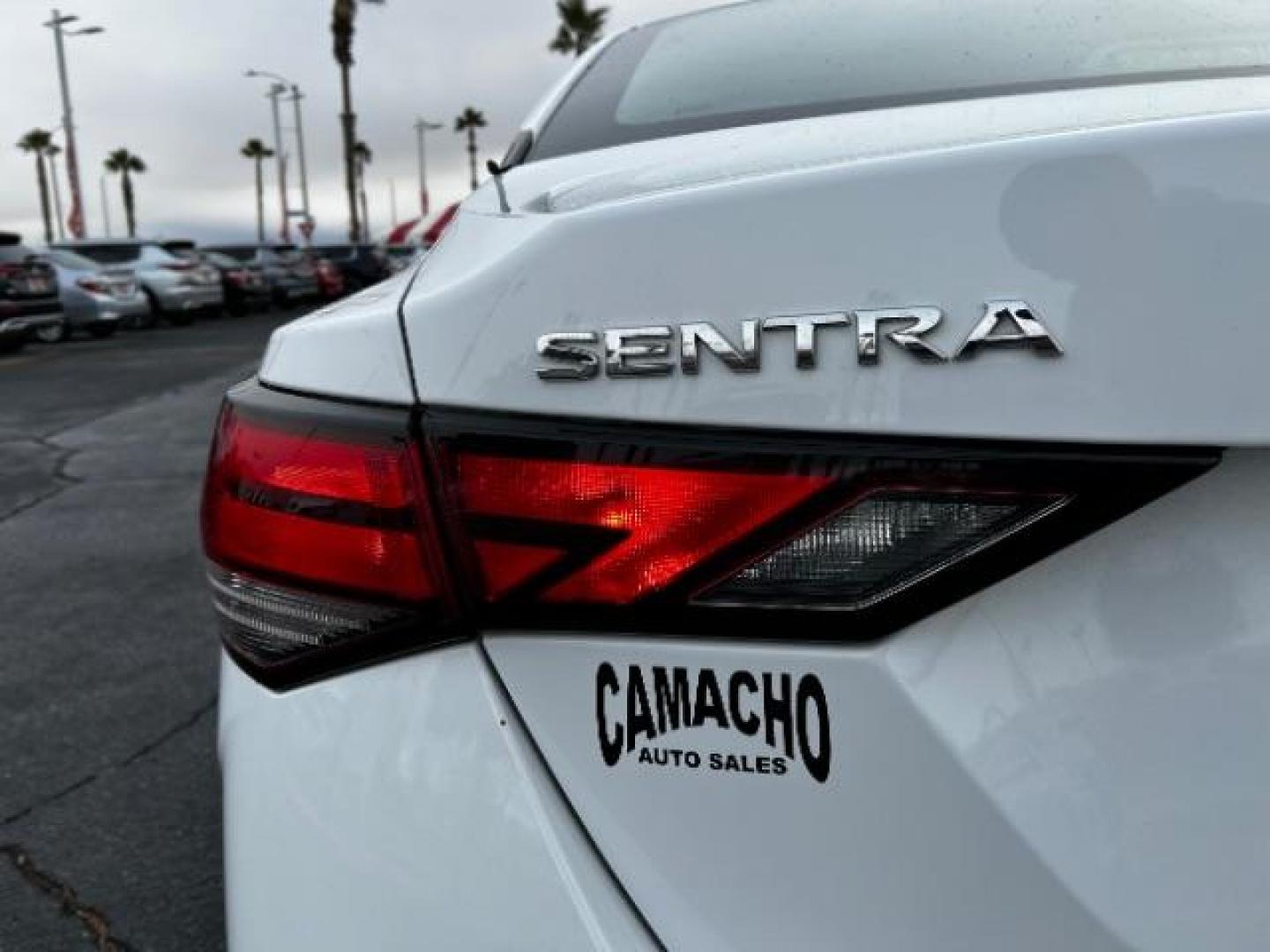 2021 WHITE Nissan Sentra (3N1AB8CV1MY) with an 4-Cyl 2.0 Liter engine, Automatic CVT w/Xtronic transmission, located at 412 Auto Vista Drive, Palmdale, CA, 93551, (661) 945-0620, 34.592636, -118.136681 - Photo#15