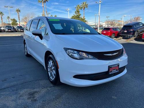 2023 Chrysler Voyager